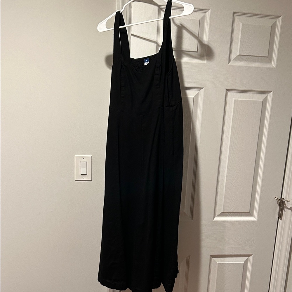 Old Navy Black Midi Dress